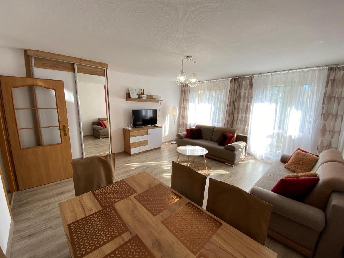 Apartament Martynka ชกลาร์สกา ปอเรมบา ภายนอก รูปภาพ