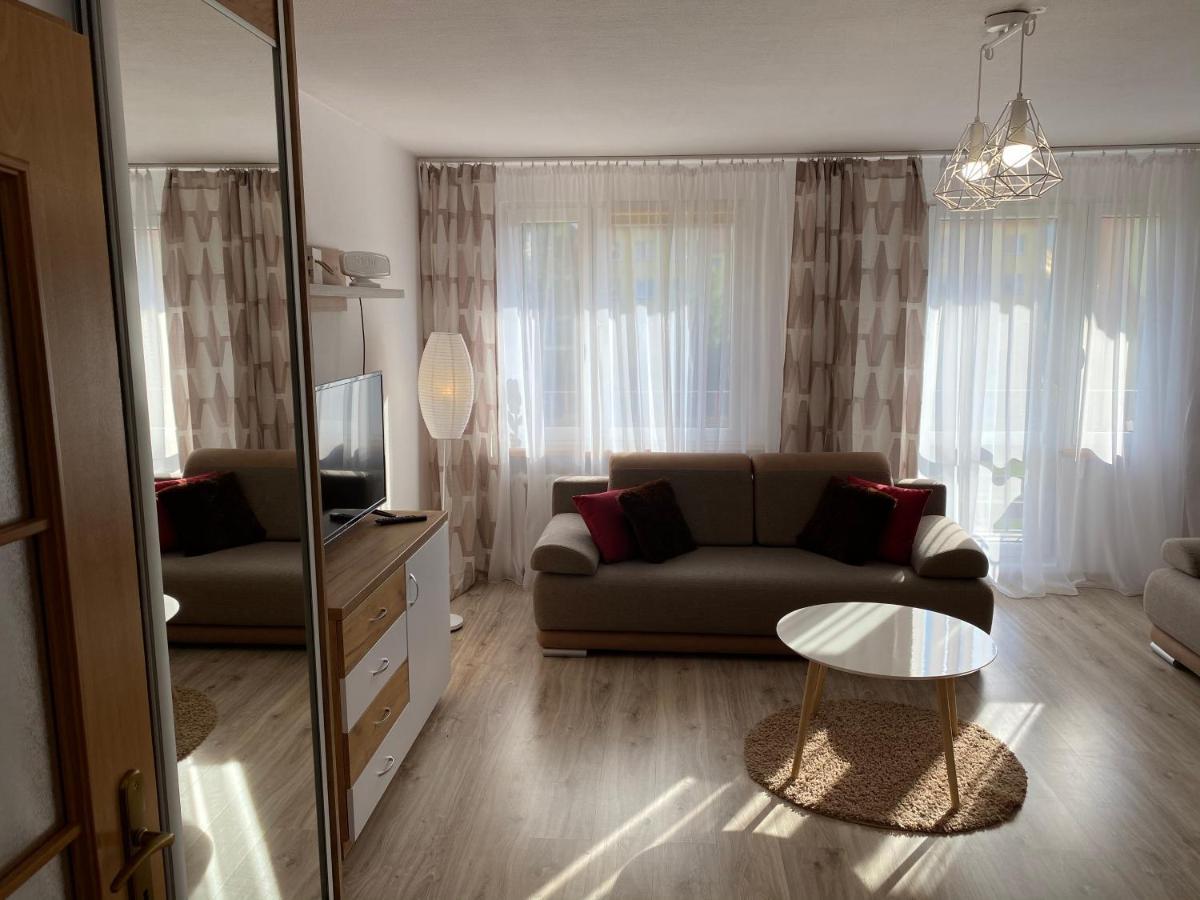 Apartament Martynka ชกลาร์สกา ปอเรมบา ภายนอก รูปภาพ